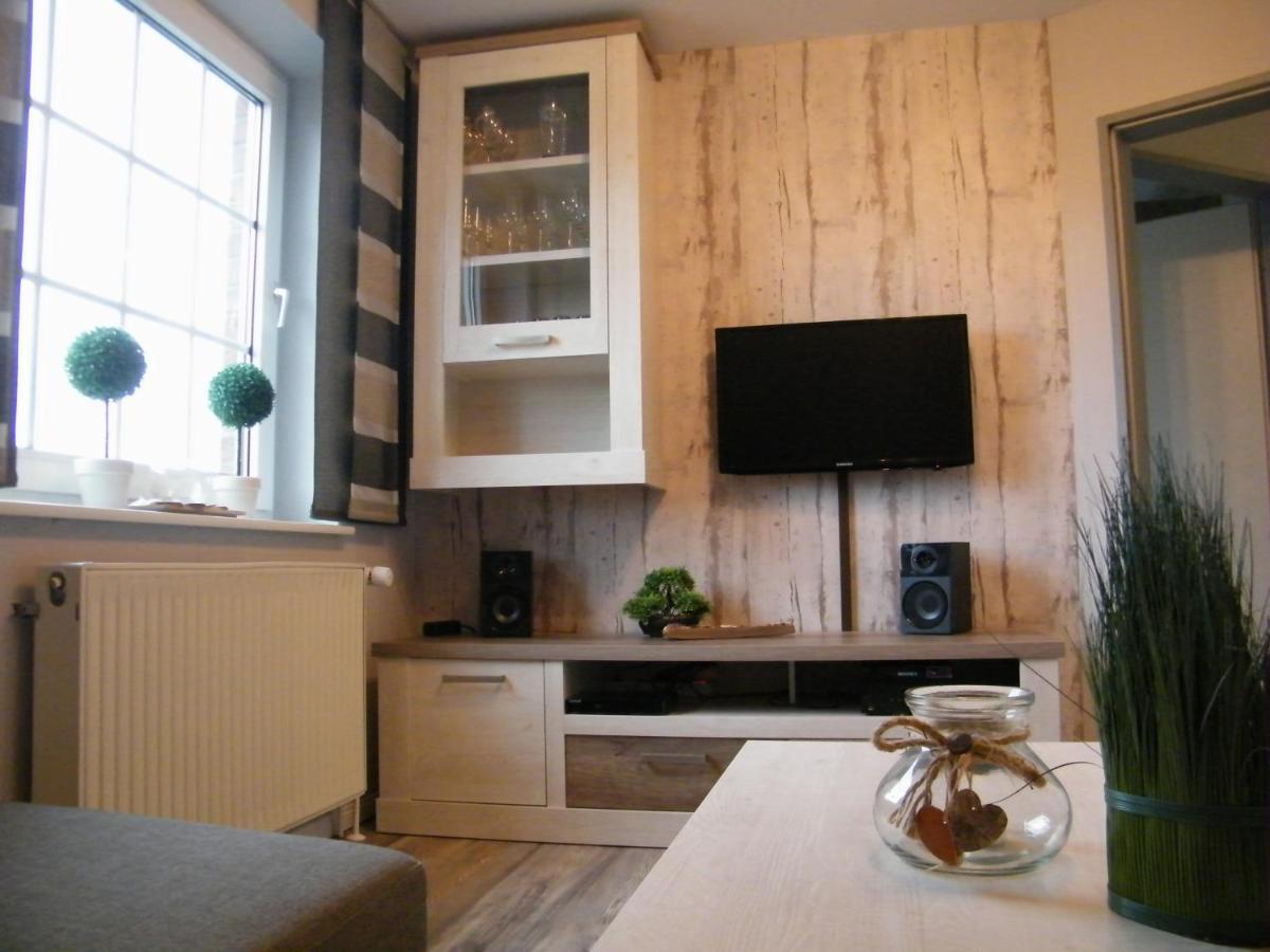 Gastehaus " Schone Aussicht " Appartement Neuharlingersiel Buitenkant foto